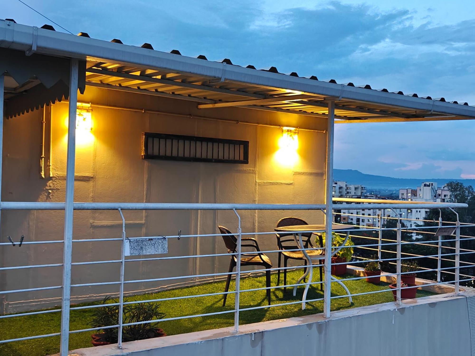 Chandralok Service Apartments Kolhápur Kültér fotó