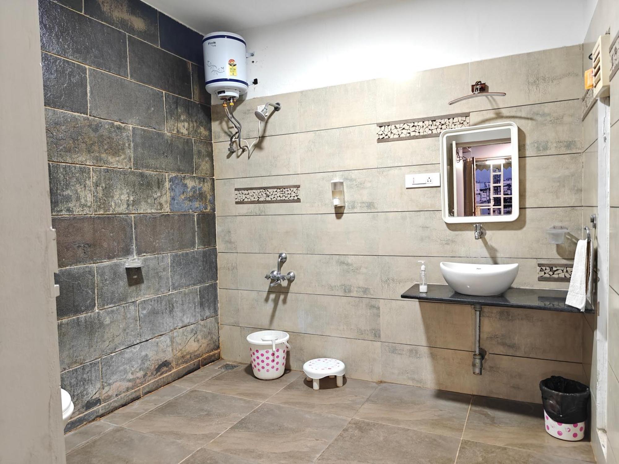 Chandralok Service Apartments Kolhápur Kültér fotó