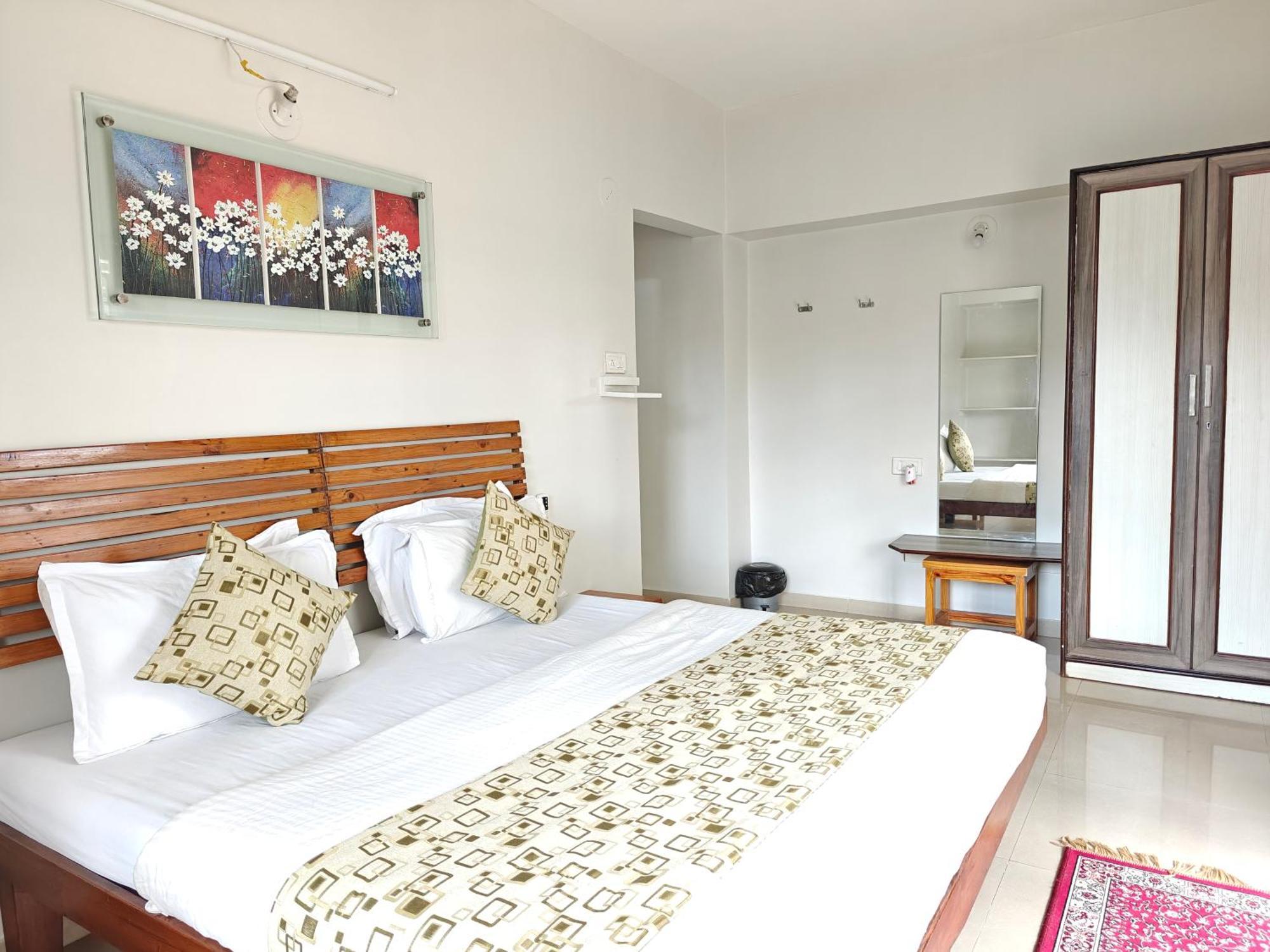Chandralok Service Apartments Kolhápur Kültér fotó