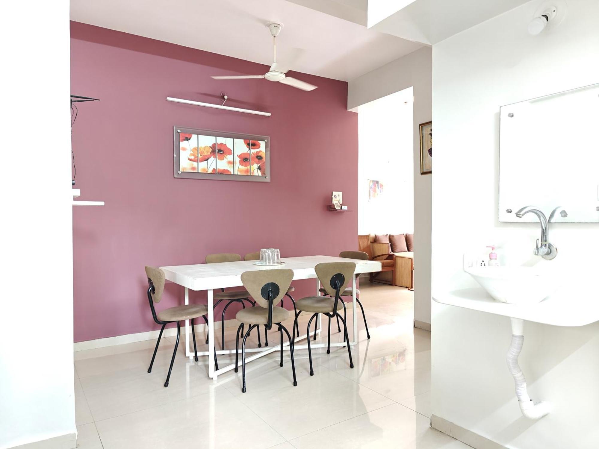 Chandralok Service Apartments Kolhápur Szoba fotó